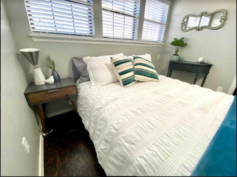 Private Bedroom Suite - Communal House Near Integris Oklahoma City Exteriör bild