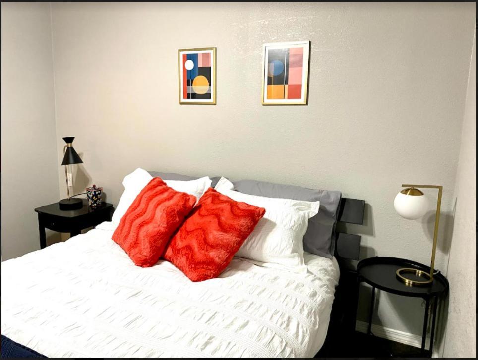 Private Bedroom Suite - Communal House Near Integris Oklahoma City Exteriör bild